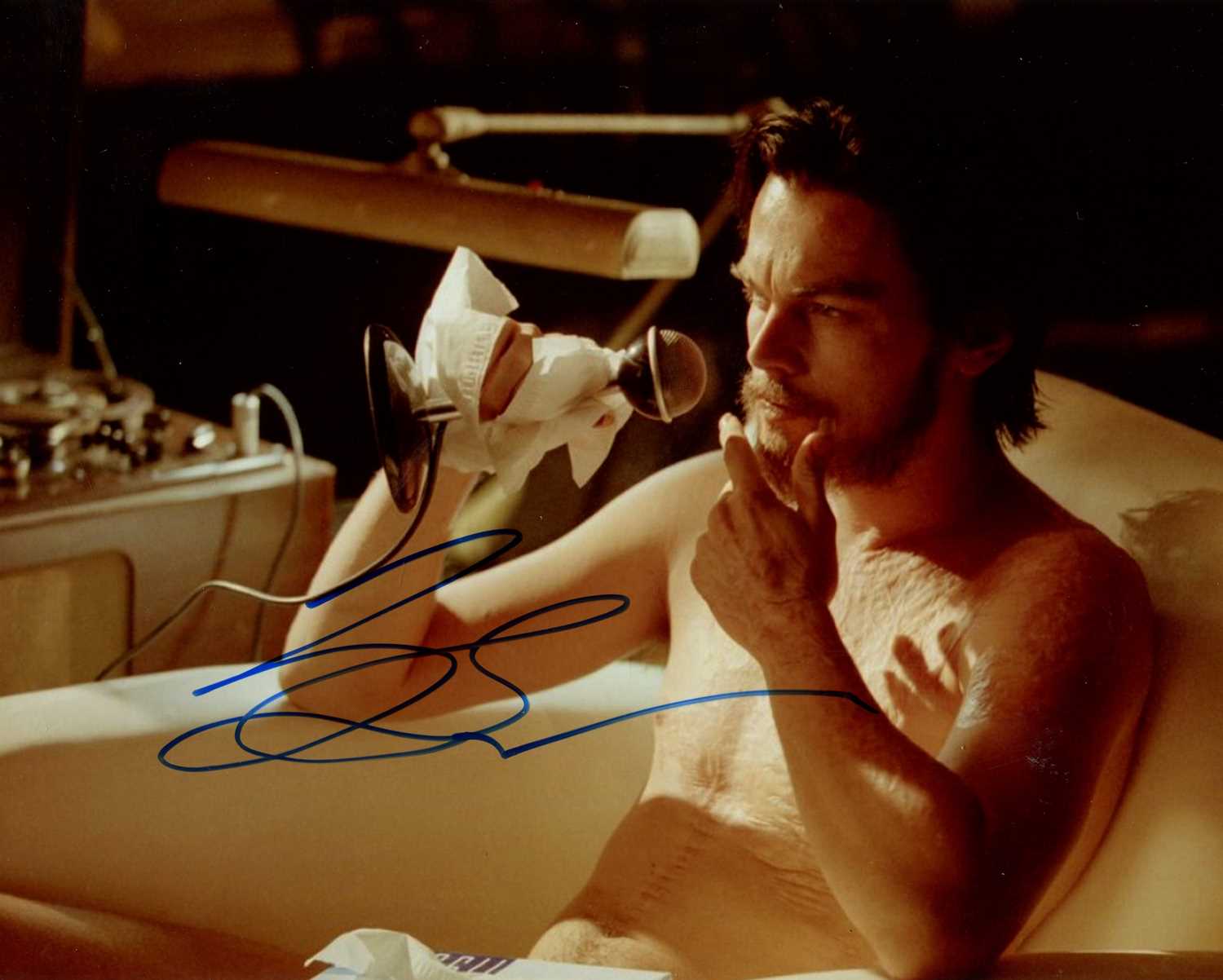 Lot 93 - DICAPRIO LEONARDO: (1974- )
