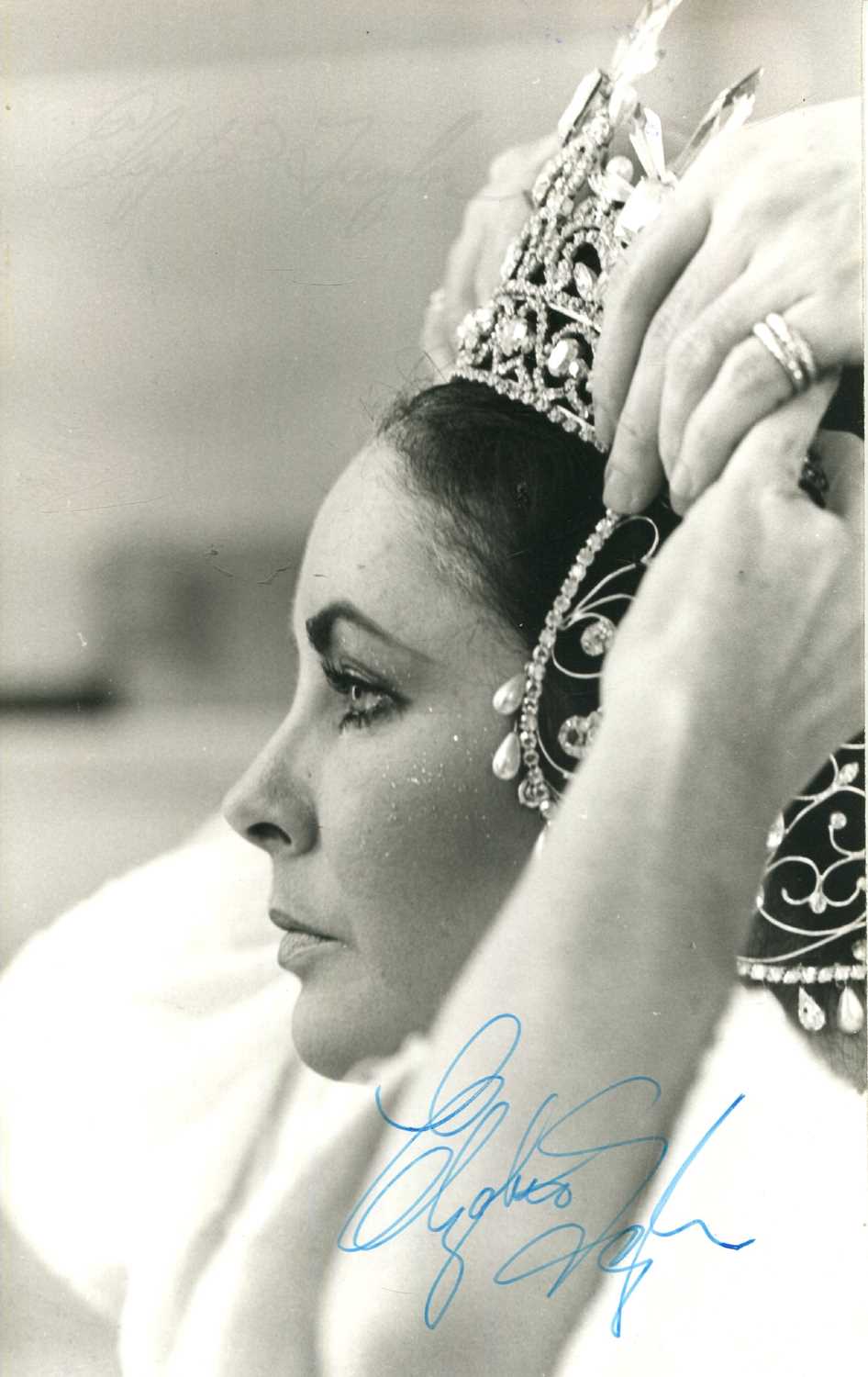 Lot 23 - TAYLOR ELIZABETH: (1932-2011)