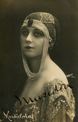 Lot 652 - MUSIDORA: (1889-1957)