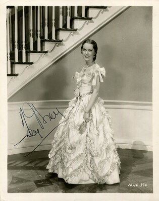 Lot 353 - WRAY FAY: (1907-2004)