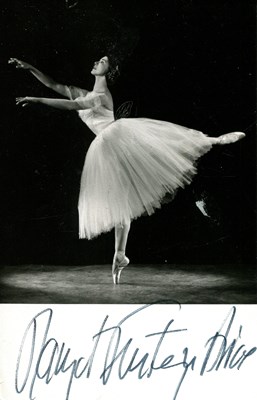 Lot 181 - BALLET & DANCE: (x17)