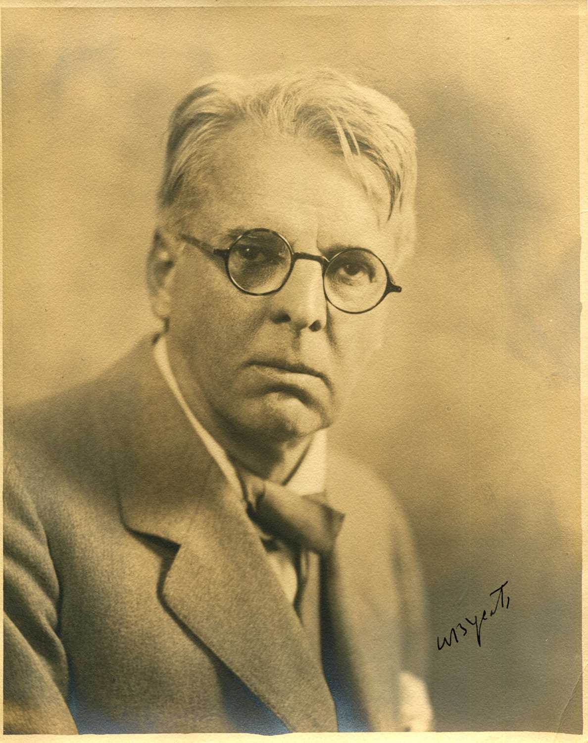 Lot 1064 - YEATS W. B.: (1865-1939)