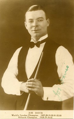 Lot 8 - DAVIS JOE: (1901-1978)